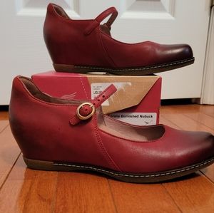 Dansko Loralie Red size 37 like new wedge shoes